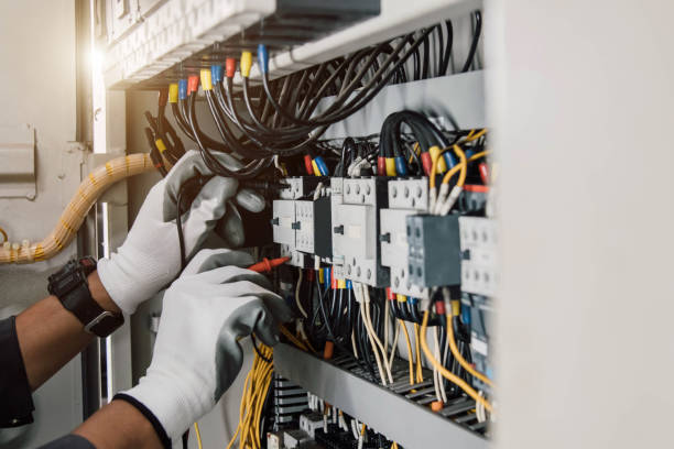 Best Affordable Electrician  in Country Club Hls, IL